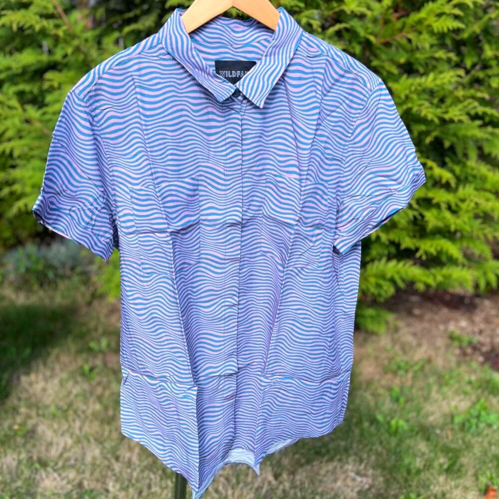 Wildfang The Empower SS Button Up Shirt Abstract Swirl Wave Large